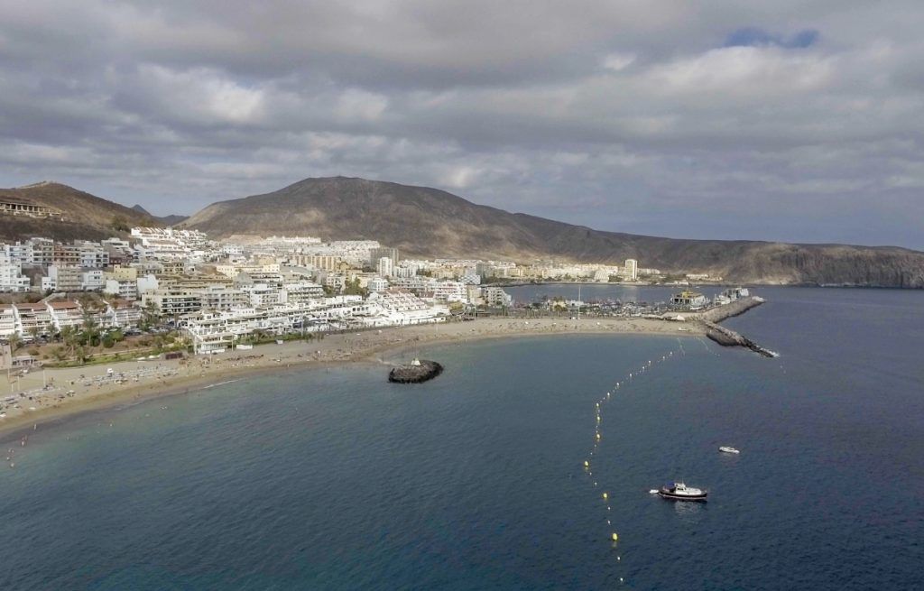 Que ver en Tenerife sur, vista de la playa de los Cristianos